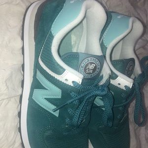 New Balance 574 turquoise size 9.5 great condition